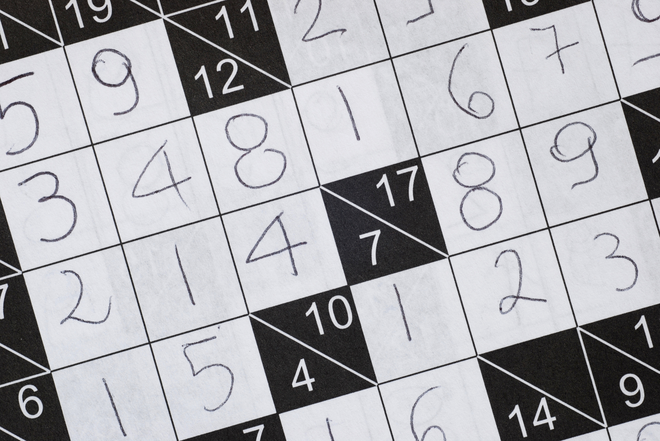 Sudoku-style japanese logic game: kakuro