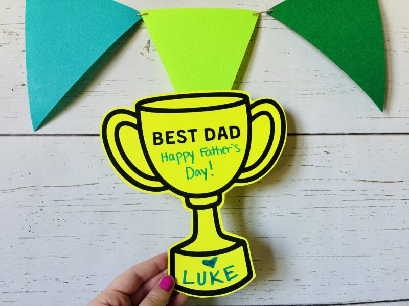 a Father's Day trophy craft for kids