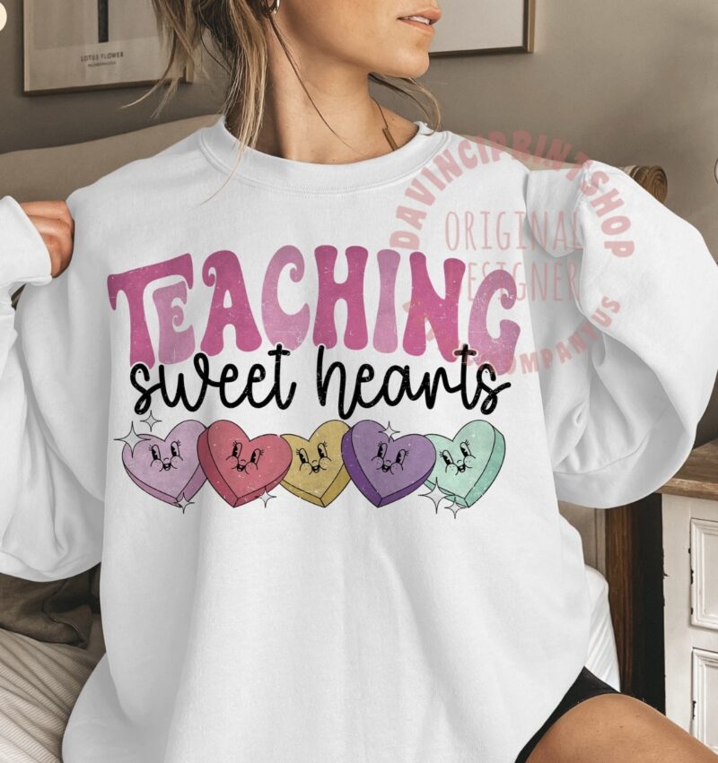 shirt with the phrase teaching sweethearts on it 