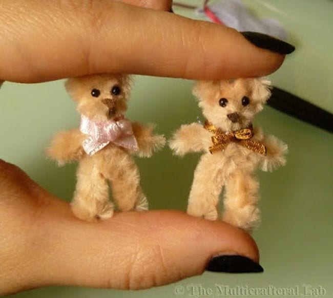 Mini teddy bears made of pipe cleaner - pipe cleaner crafts