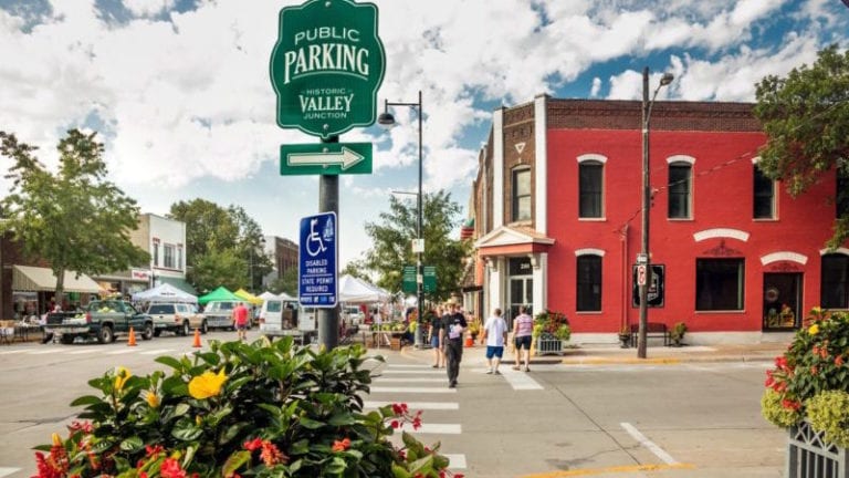 School Districts With the Highest Starting Salaries