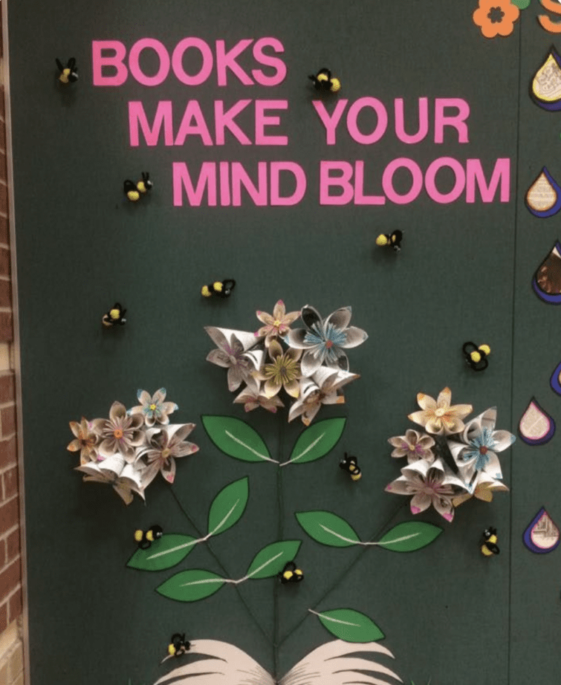 Bulletin board with words Books make your mind bloom