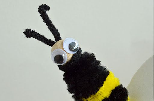 Bee made of pipe cleaner
