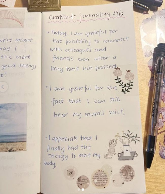 Page from a journal detailing things the person is grateful for that day