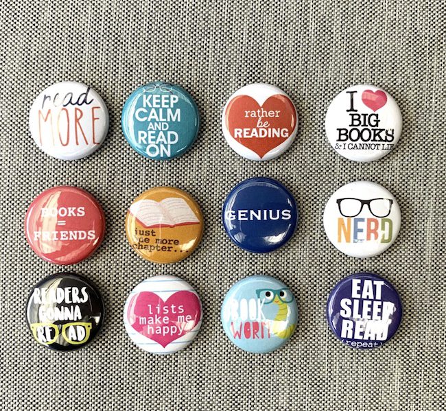 Buttons with phrases about loving to read