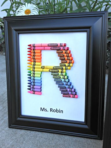 Frame with crayons spelling out the letter "R"- DIY Teacher Gifts