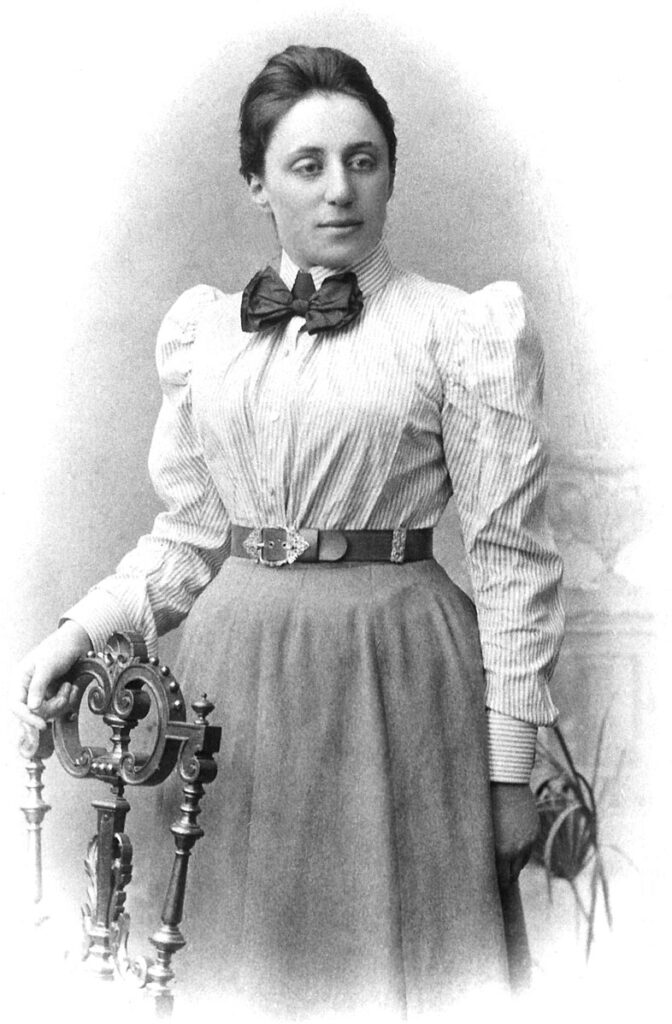 Emmy noether mathematician 