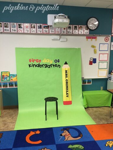 First day of kindergarten green photo booth backdrop for back to school