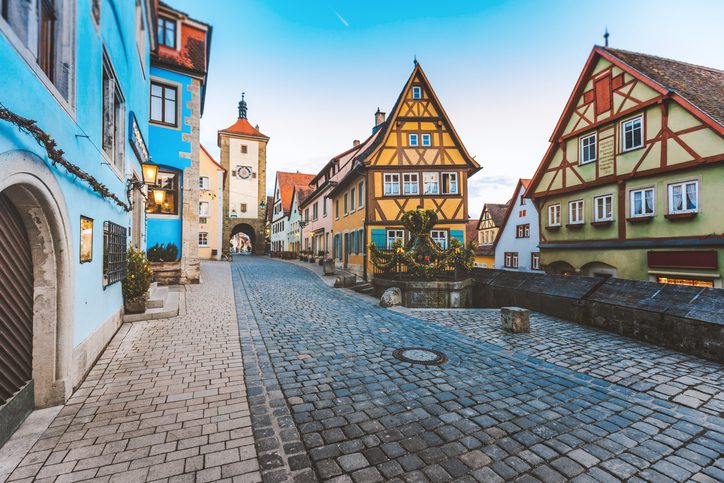 Historic town Rothenbourg ob der Tauber with colorful houses on street, Franconia, Bavaria, Deutschland.
