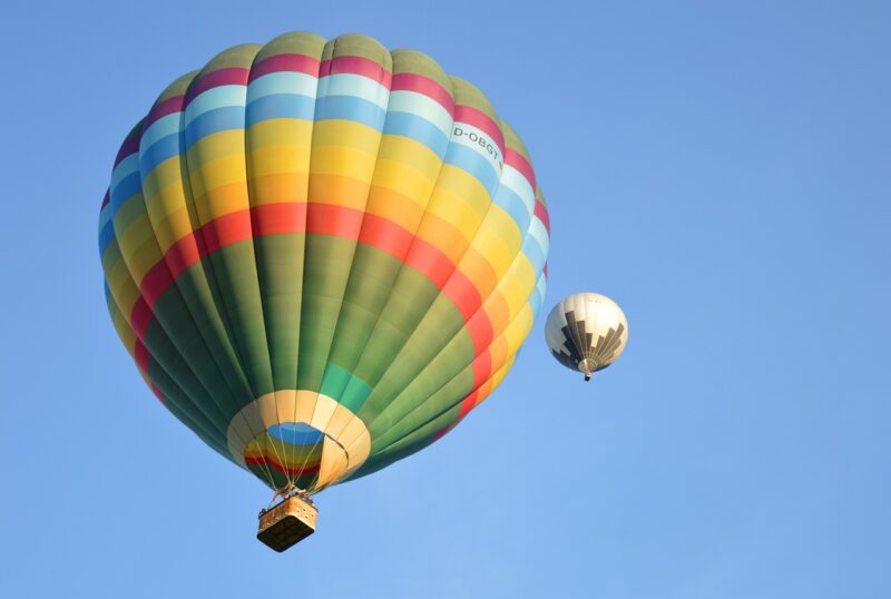 hot air balloons for a hot air balloon ride experience gift idea
