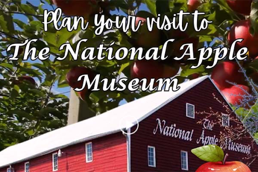 National Apple Museum building situated in an old farmhouse style building.