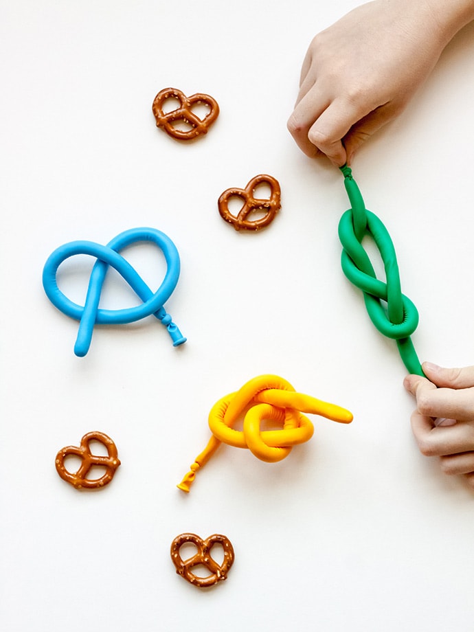 stress ball made of a balloon that can be twisted for a DIY fidget toy