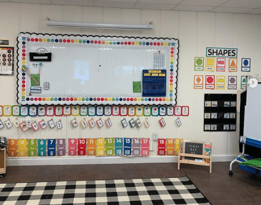 Primary colors make up this classroom decor