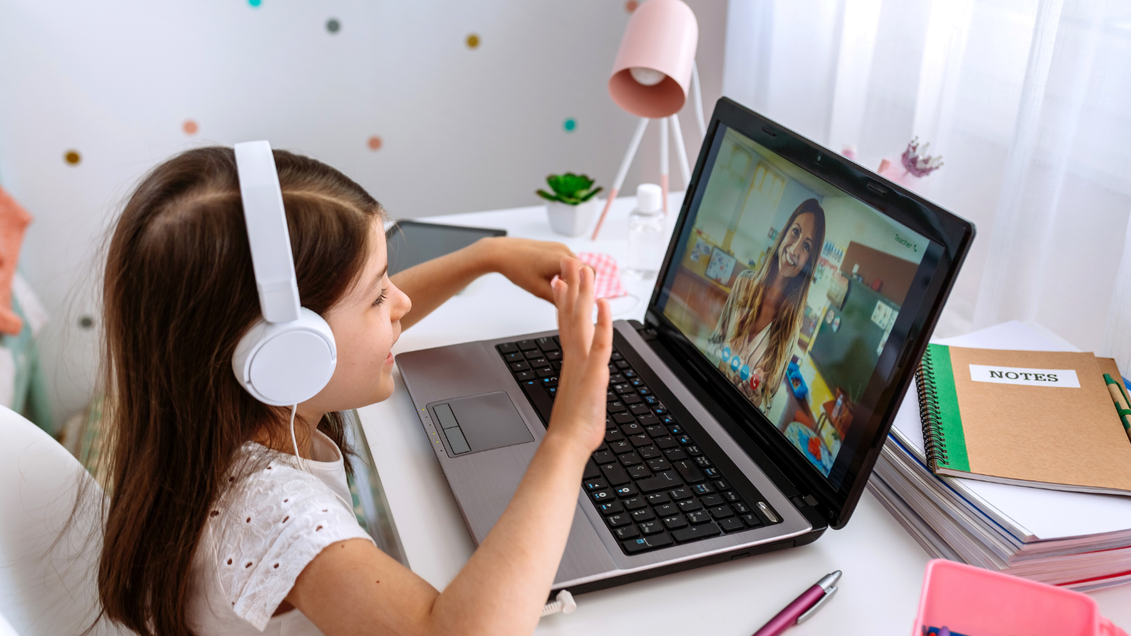 15 Ways To Virtually Welcome Kids Back to School